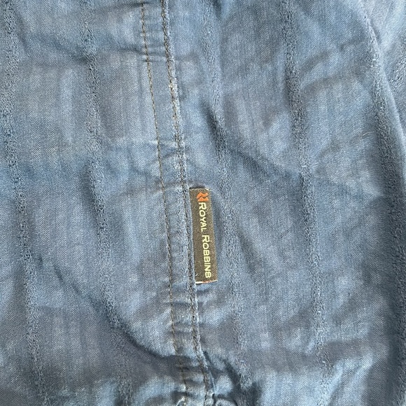 Royal Robbins denim blue color button front short sleeve shirt size large - Picture 12 of 15